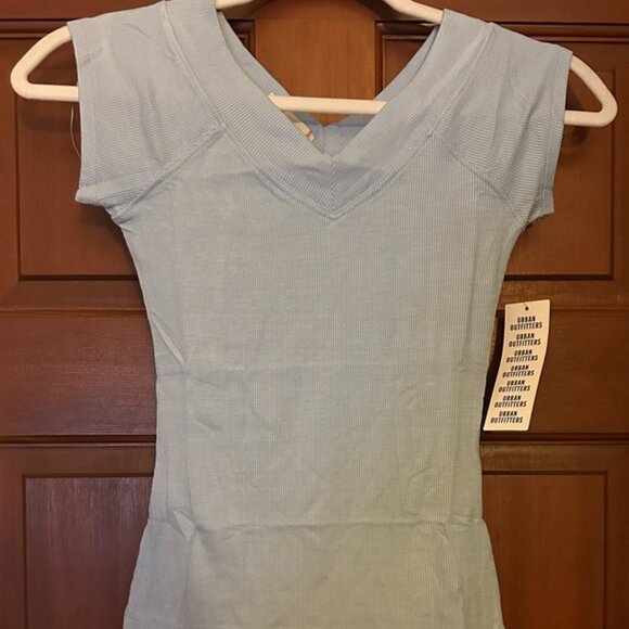 NWT Urban Outfitters BDG Shannen V-Neck Off the Shoulder Blue Top size- SMALL - Picture 5 of 6